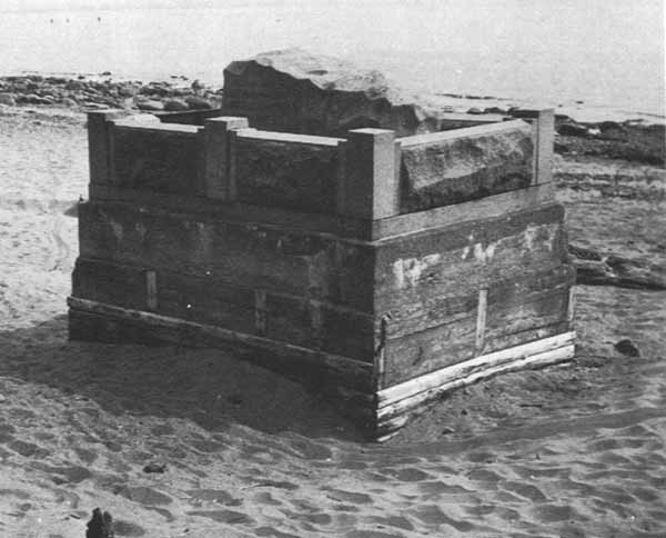 Постамент памятника Герценштейну 
на месте его убийства на берегу залива около Оллинпяа.1906 год.