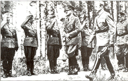 Гитлер и Маннергейм. Фюрер поздравляет маршала с 75-летием. Финляндия 1942 год